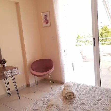 شقة Nissi 7 Big Veranda And Free Wifi *