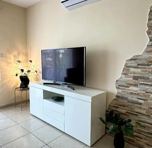 Daire Nissi 7 Big Veranda And Free Wifi