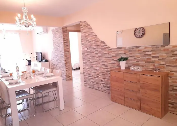 Nissi 7 Big Veranda And Free Wifi Daire